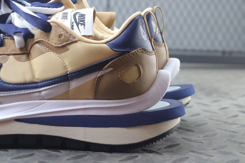 sacai x nike vaporwaffle sail stockx