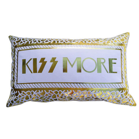 KISS,MORE,Gold,on,white