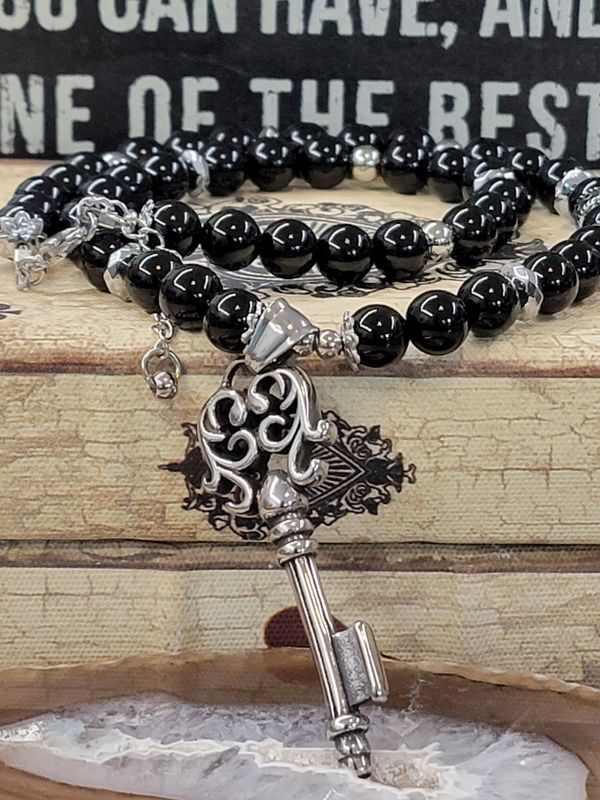 key_necklace_grande.jpg