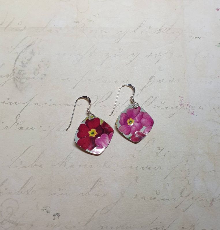 1960s Vintage Tin Pink Primrose Square Earrings - product image