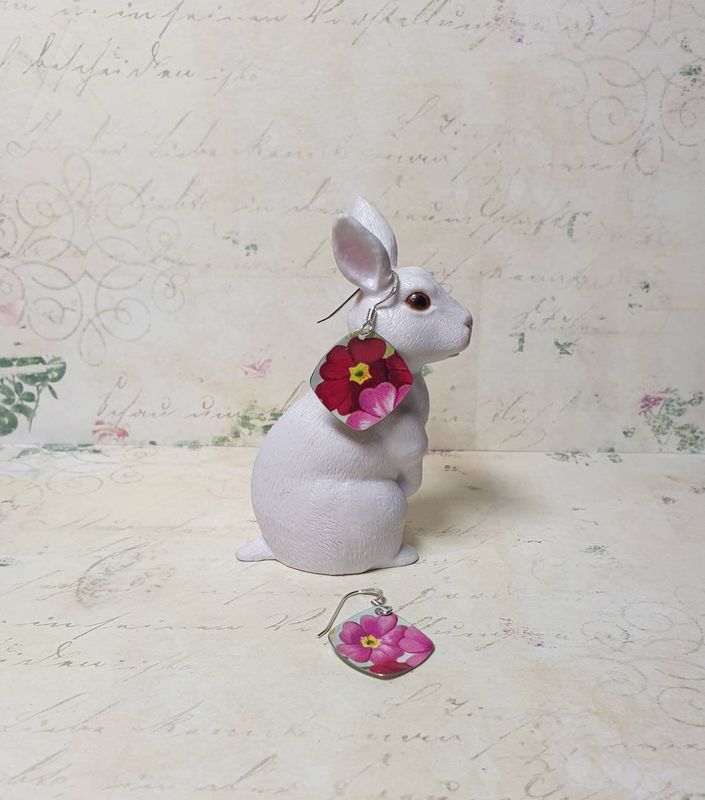 1960s Vintage Tin Pink Primrose Square Earrings - product image