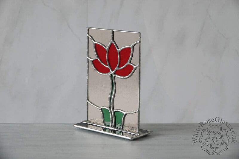 Freestanding Panel - Standing Flower Red 5 Petals - product image