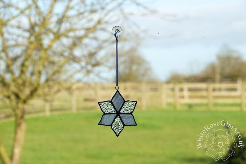 Flower White/Clear 6-Petals Suncatcher - product image
