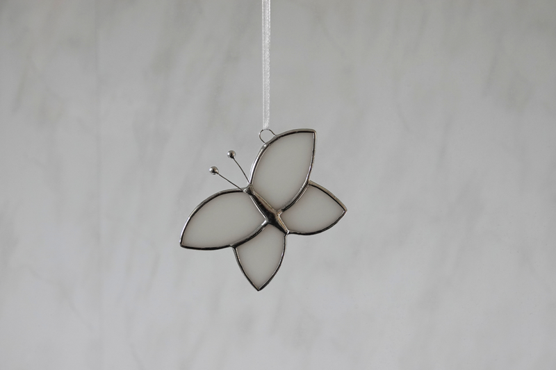 Butterfly - Simple Cloudy White Hanger - product image