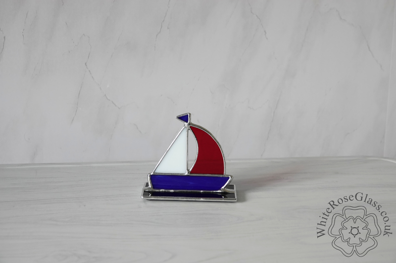 Freestanding Boat Sailing - Red, White / Blue - product image