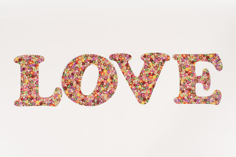 LOVE,-,אותיות,12,סמ, עיצוב הבית, מדבקה, אות גדולה, מילה גדולה, מילים לעיצוב הבית, פרחים, צבעוני, פרחוני, מיוחד