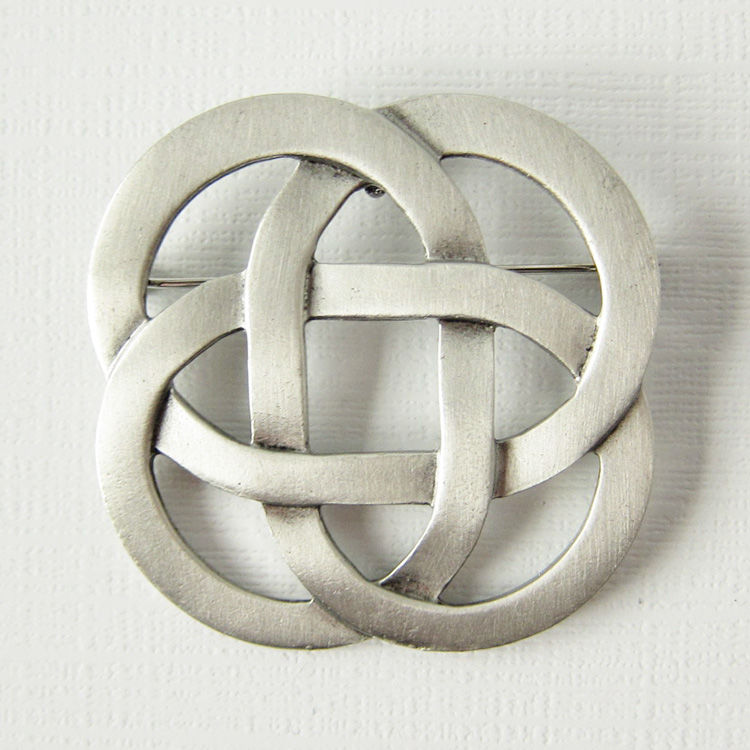 Women :: Accessories :: Celtic Knot (L) Pewter Scarf Ring/Brooch