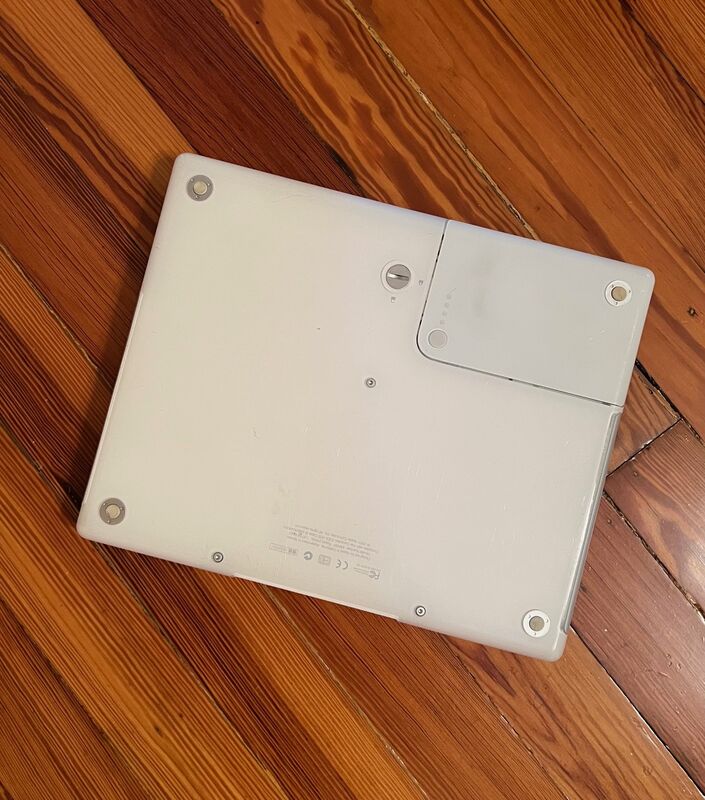 Vintage Apple iBook G3 M6497 Laptop – 500MHz PowerPC, Mac OS X, Original Box, Yo-Yo Charger &amp; AV Adapter – Tested Working Collector Bundle - product images  of 