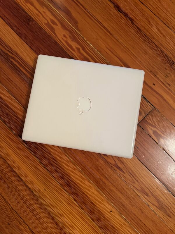 Vintage Apple iBook G3 M6497 Laptop – 500MHz PowerPC, Mac OS X, Original Box, Yo-Yo Charger &amp; AV Adapter – Tested Working Collector Bundle - product images  of 