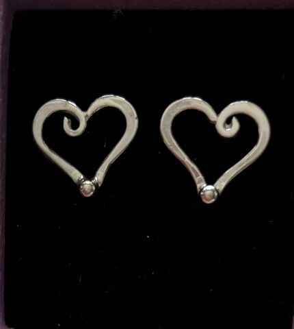 Heart-Stud-Earrings-Silver,Forget-Me-Knot,Jewellery,Heart-stud-Silver-Earrings