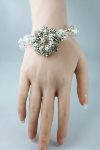 Elegant,Crystal,Bangle,Wedding,Bracelet,Jewelry,crystal_bracelet,statement_bracelet,magnetic_clasp,bangle_bracelet,crystal_bangle,wedding_jewelry,rhinestone_bracelet,crystal_bridal,bridal_jewelry,elegant_wedding,elegant_bracelet,wedding_bracelet,rhinestone_brooch,swarovski cryst