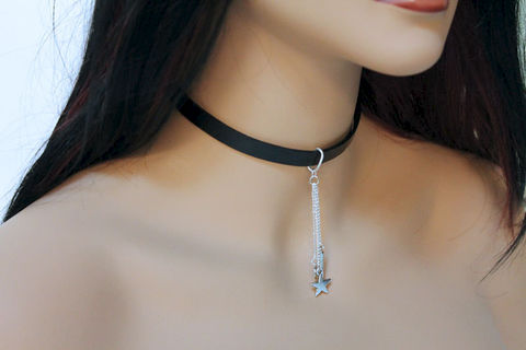 Simple,Black,Leather,Choker,Jewelry,Necklace,choker_necklace,leather_choker,simple_choker,casual_choker,leather_collar,leather_necklace,simple_necklace,collar_leather,sexy_collar,heart_choker,everyday_jewelry,simple_collar,black_choker,genuine leather,mixed metals