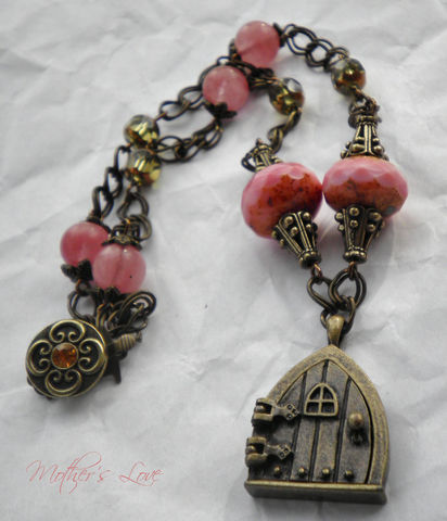 Antique,Brass,Door,to,Fairie,choker,necklace,with,Rose,Quartz,Jewelry,Necklace,Choker,door_to_fairie,fairie,woodland,whimsical,antique_brass,rose_quartz,celtic,fire_polished,handmade_necklace,motherslove,amber_gem,scrolls,antique_brass_chain,amber_glass