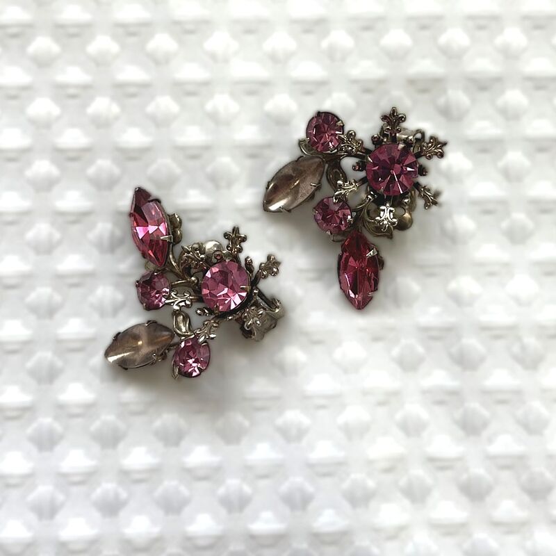 40s 50s Pink Jewel Earrings - product image  