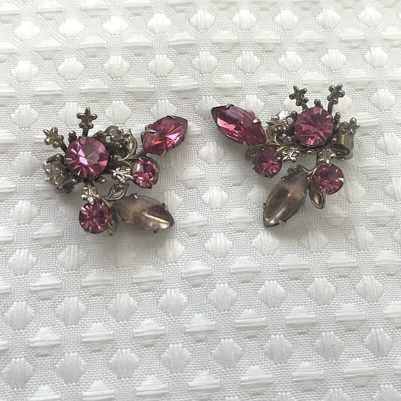 40s 50s Pink Jewel Earrings - product image  
