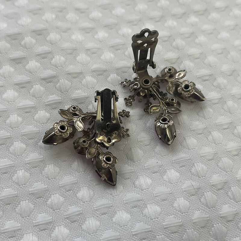40s 50s Pink Jewel Earrings - product image  