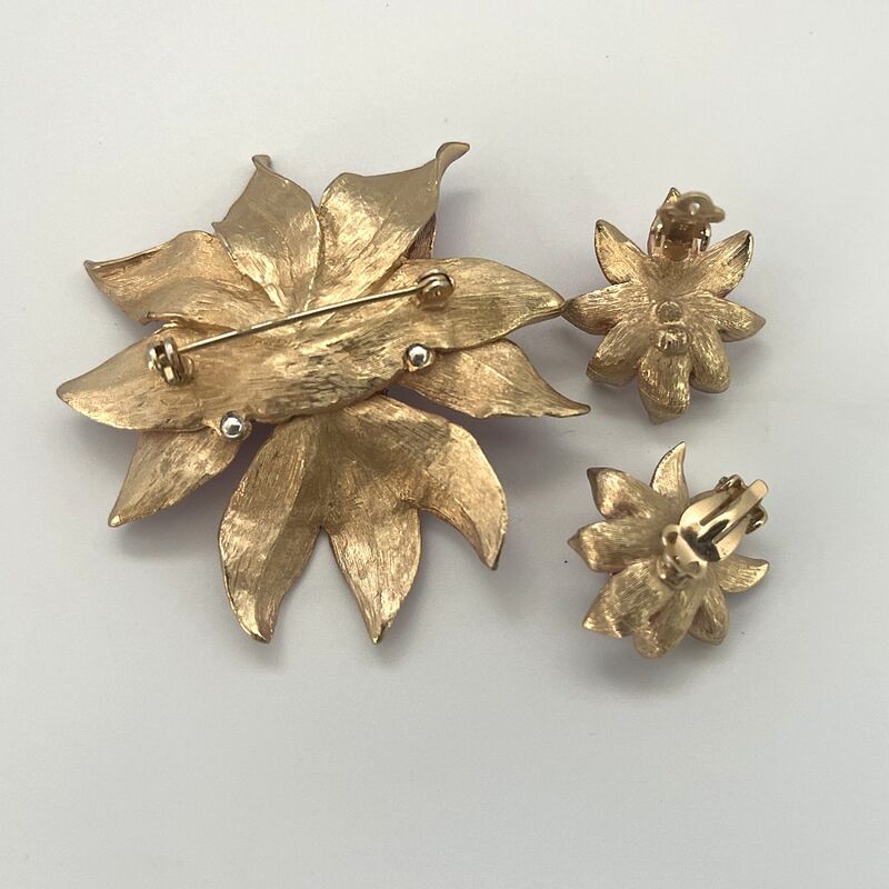 Vintage Pretty Pink Poinsettia Demi Parure Brooch Earrings Set - product image  