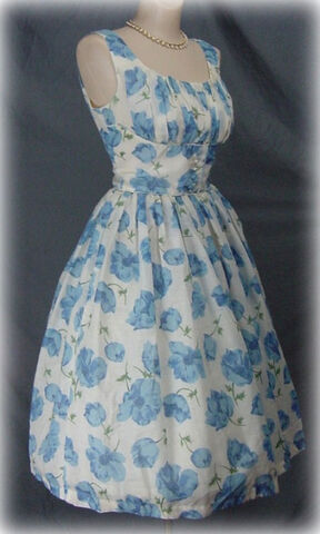 Past,Sales,poppies, shelf bust, feathers, lace, chiffon, dress, oscar de la renta, wiggle, bloomingdale's, mink, gloves, party