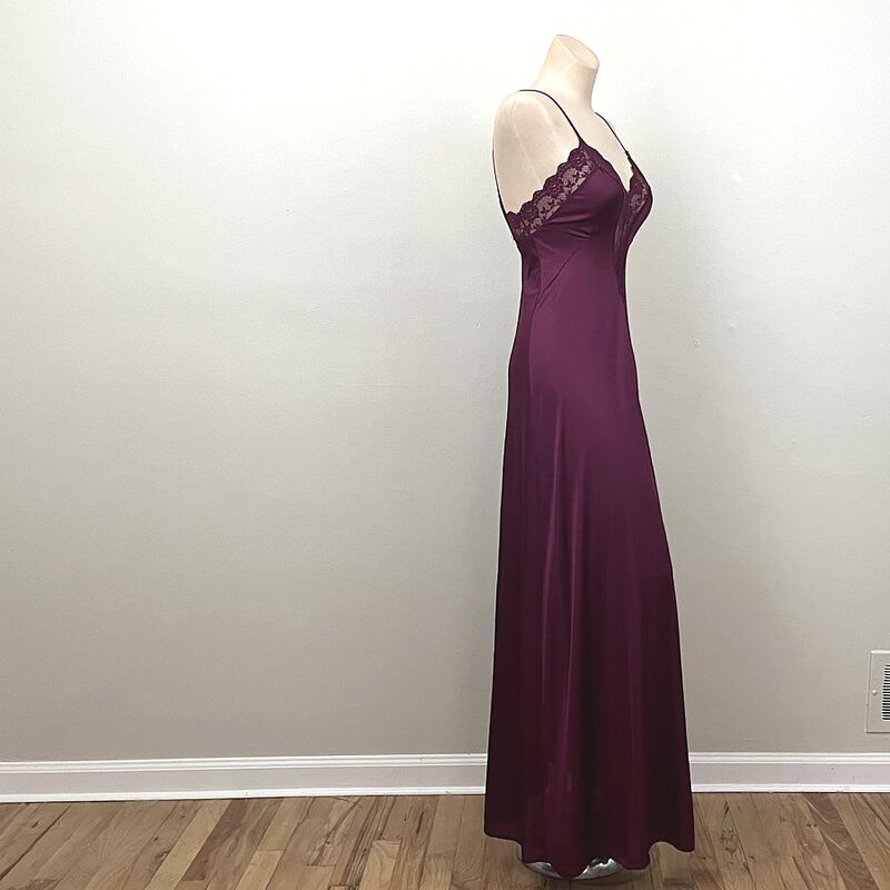 80s Vintage LADY CAMEO Burgundy Long Nightgown   Small - product image  