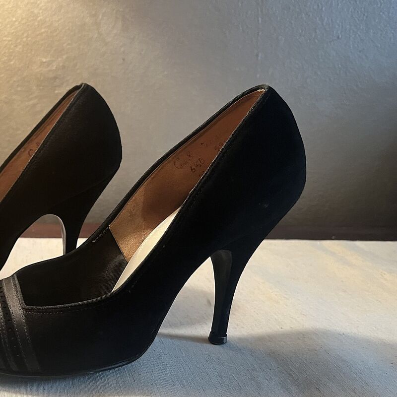 Vintage 50s Black Suede & Ribbon Kay King Stilettos    6.5B - product image  