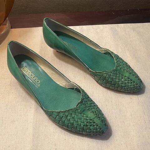 Vintage,80s,BANDOLINO,Green,Woven,Leather,Wedge,Heels,6M,1980s, vintage, shoes, wedge heel, Bandolino, leather, woven, green, flats, Pretty Sweet Vintage