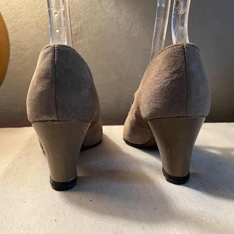 Vintage 70s HUSH PUPPIES Mary Janes Heels Pumps   6.5M - product image  