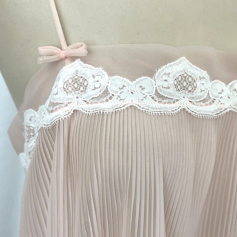 70s Vintage HOLLYWOOD VASSARETTE Pleated Peach Nightgown   Medium - product image  