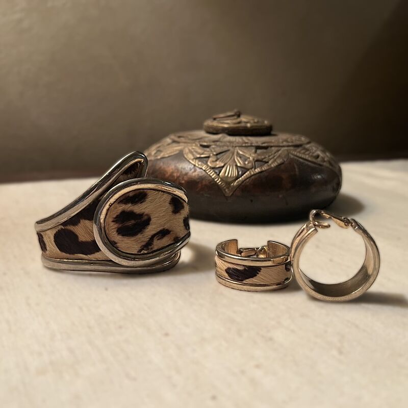  50s Vintage bergère Leopard Earrings & Bracelet  - product image  