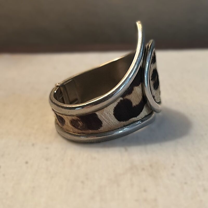  50s Vintage bergère Leopard Earrings & Bracelet  - product image  