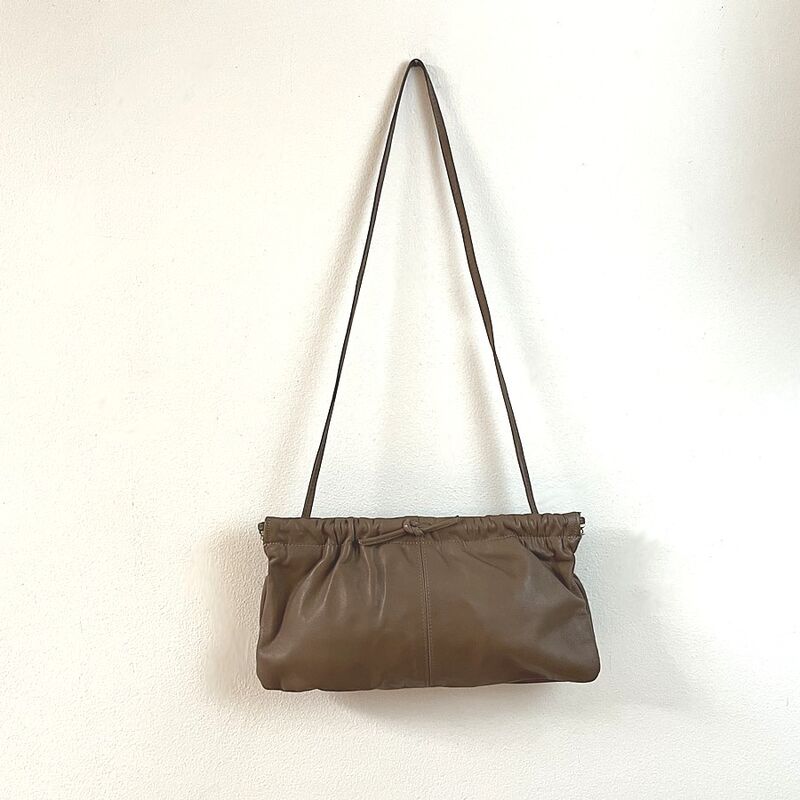 70s Vintage Brown Leather Bag Hinged Perfect - product image  