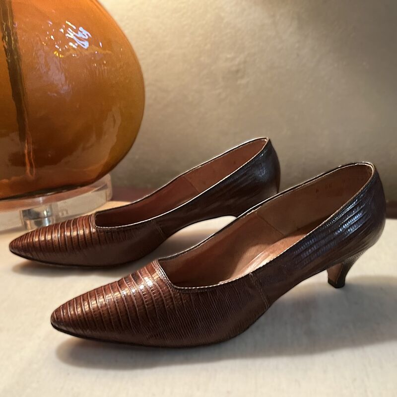 60s Vintage Fiancées Brown Faux Reptile Leather Shoes Pumps   8AA - product image  