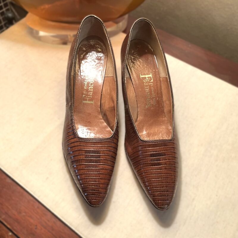 60s Vintage Fiancées Brown Faux Reptile Leather Shoes Pumps   8AA - product image  