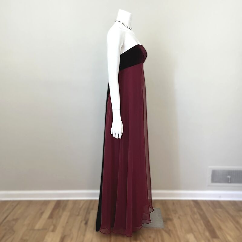 70s Modern Princess Estevez Dress    X-Small / Small  33b/30w - product image  