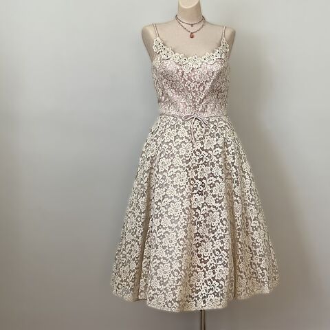 Vintage,50s,Silver,Lace,Sparkle,Party,Dress,35b/26w,1950s, vintage, lace, silver, metallic, full skirt, crinoline, rhinestones, appliques, party, prom, dance, dress