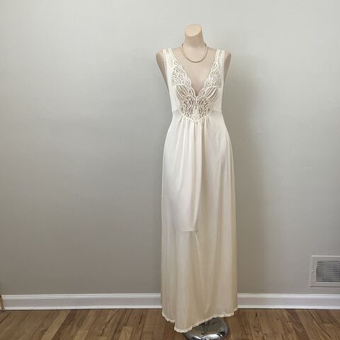 80s,Vintage,MISS,ELAINE,Candlelight,Long,Nightgown,Medium,vintage, 1980s, lingerie, nightgown, gown, Miss Elaine, candlelight, ivory, stretch, lace, Olga, long, gift