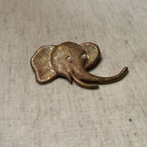 Vintage,J,FRIEDES,Elephant,Pin,Brooch,vintage, signed, elephant, brooch, pin, gold-tone, locking c-clasp, Babar, J. Friedes, jewelry, pearls, gift