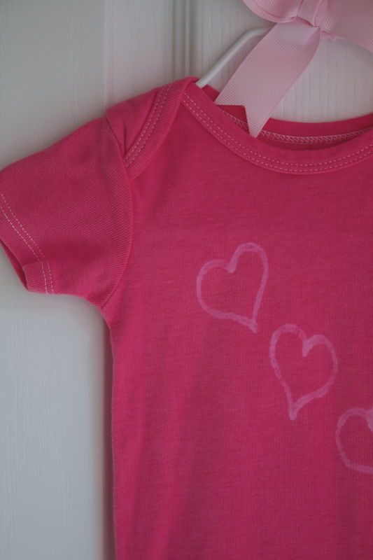 Simple love, three hearts onesie - product image  