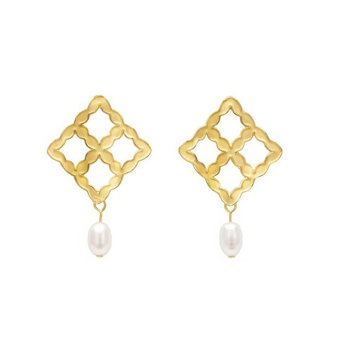 Light,&,Shadow,earrings,with,pearls,by,Shirani,Fernando,Shirani Fernando, gold lattice earrings with pearls