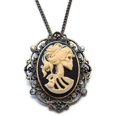 Dia,De,Los,Mueartos,Skull,Necklace,diadelosmuertos, dayofthedead, skull, gothic, victorian, cameo, bronze, heart, romantic, black, cream, gift, for her, theartisangroup