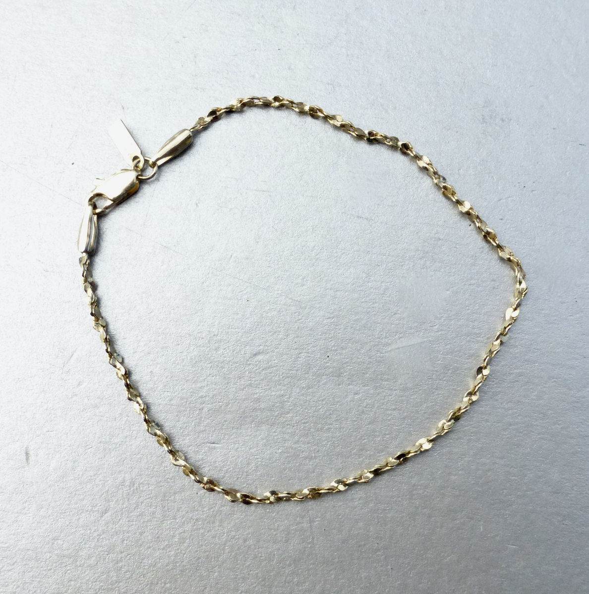 Twisted 2mm Chain Link Bracelet 8.25” Long Length Gold Tone Fancy Costume Jewelry Wrist Stackable Classiq China Brand Villa Collezione Villacollezione - product images  of 