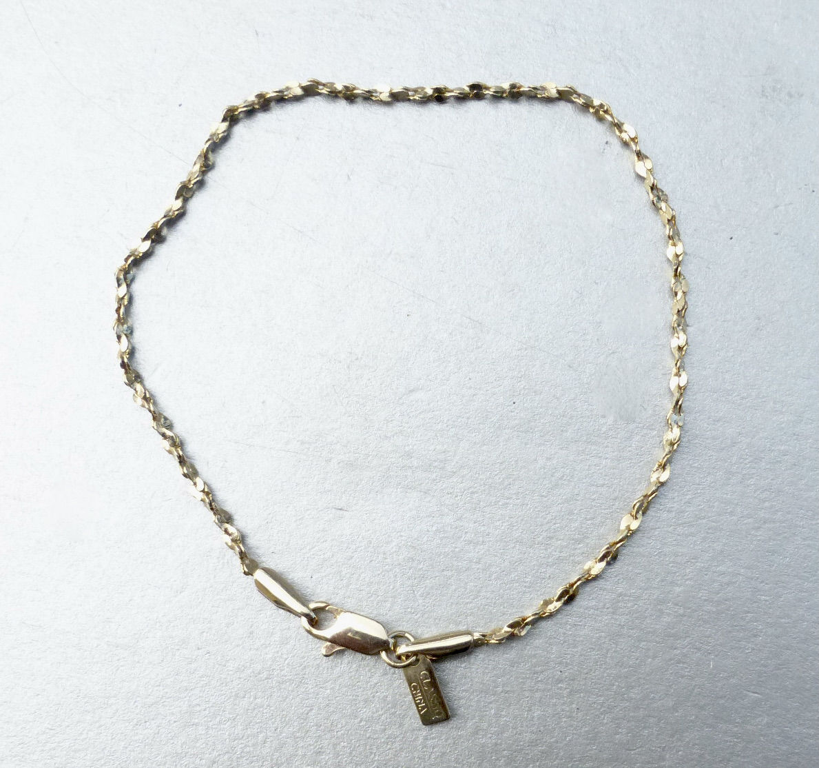 Twisted 2mm Chain Link Bracelet 8.25” Long Length Gold Tone Fancy Costume Jewelry Wrist Stackable Classiq China Brand Villa Collezione Villacollezione - product images  of 