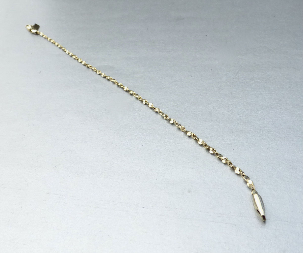 Twisted 2mm Chain Link Bracelet 8.25” Long Length Gold Tone Fancy Costume Jewelry Wrist Stackable Classiq China Brand Villa Collezione Villacollezione - product images  of 