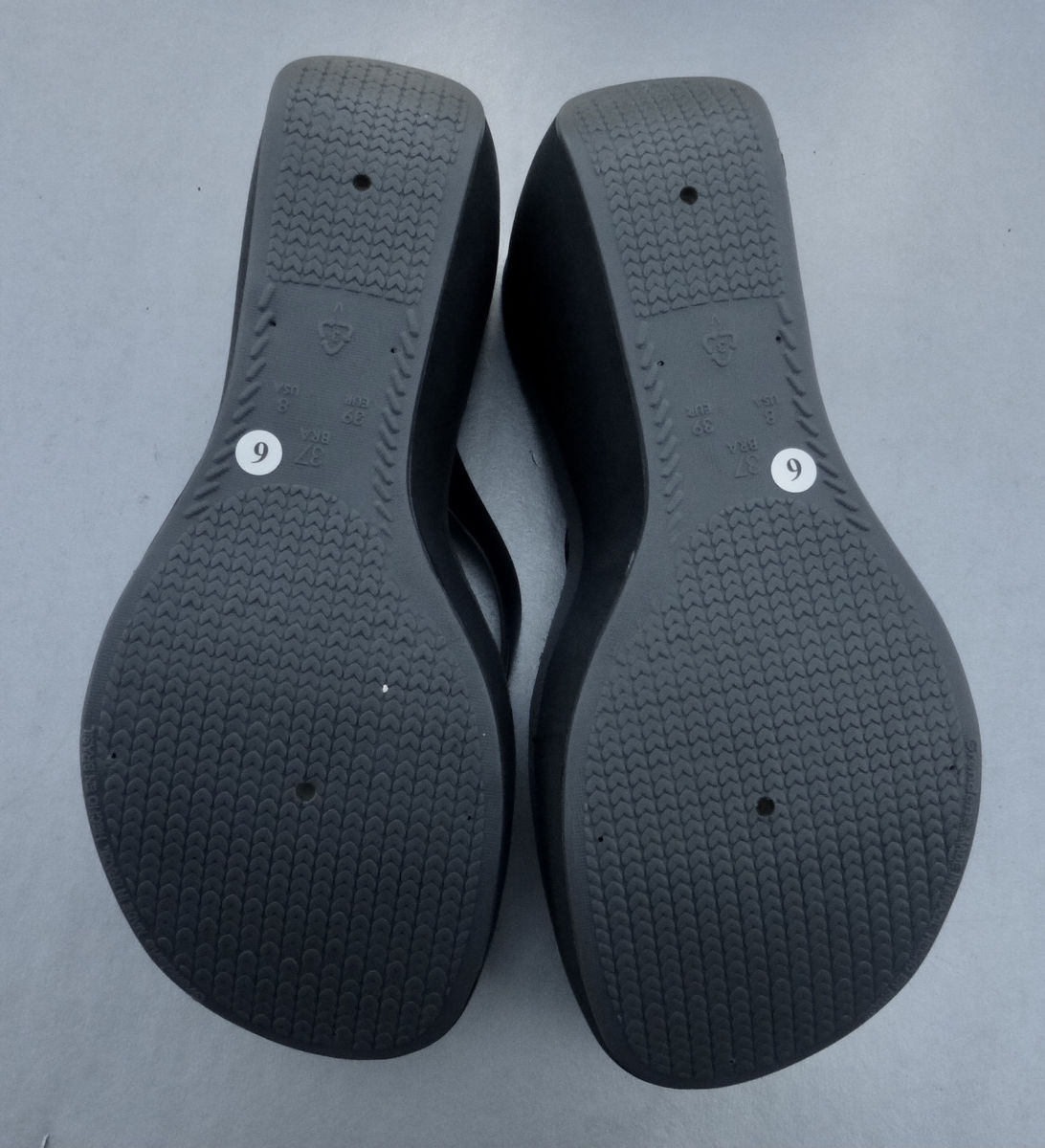 Ipanema Wedge Flip Flops Black Gray Sandals Size UK 6 US 8 EU 39  Lipstick III Thong High Heels Summer Rubber Platform Brazil Brazilian Villa Collezione Villacollezione 81706 41088 7909171430872 964153 - product images  of 