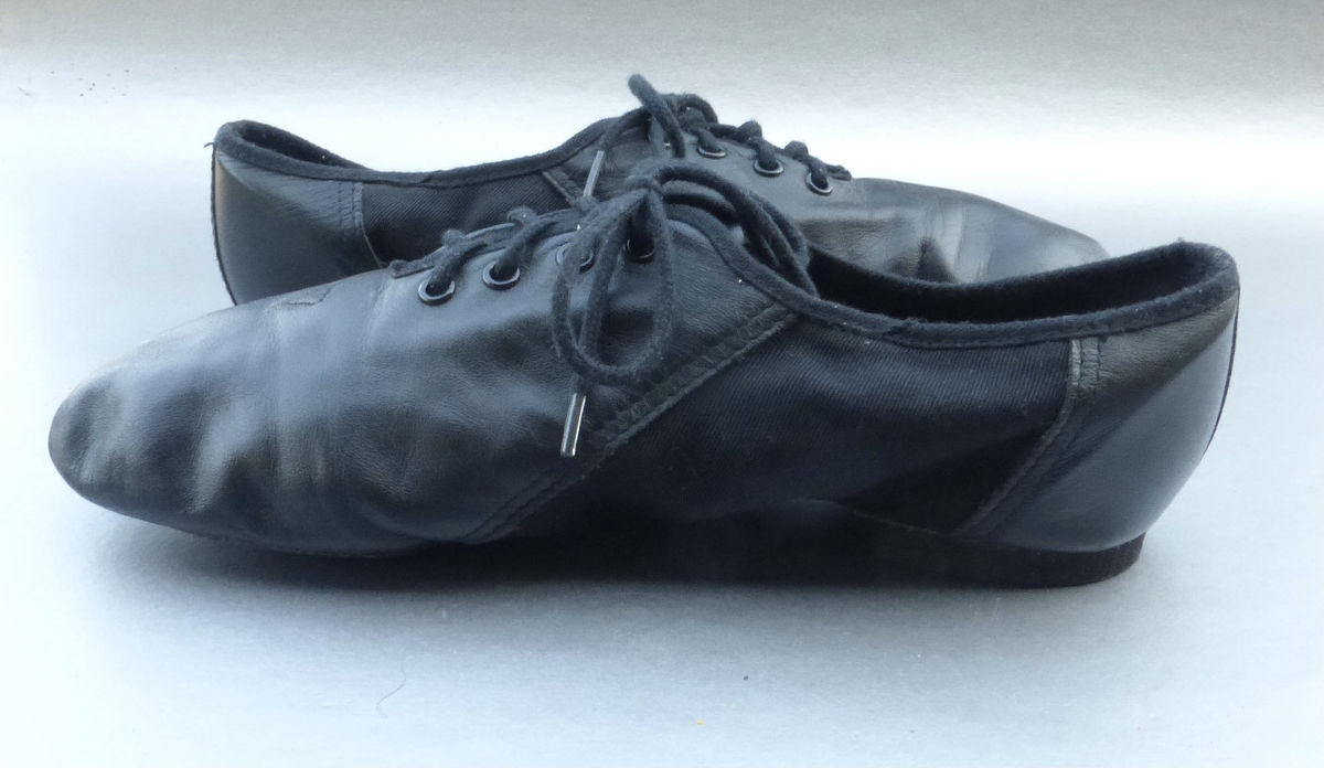 Adult BLOCH Dance Jazz Soft Shoes Black Leather Ladies Lace Up Flexible Split Sole Womens Size 7.5 S0405L Preowned Genuine JazzSoft Villacollezione Villa Collezione - product images  of 
