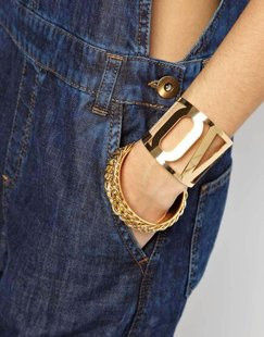 HOLLOW LOVE BANGLE - product image  