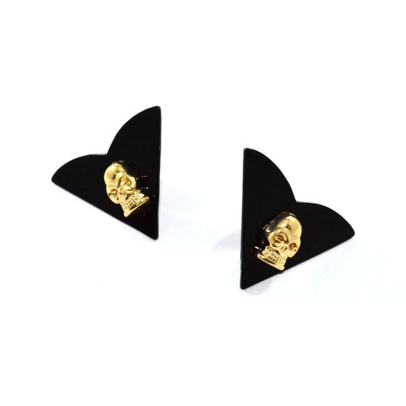 GOLD TONE SKULL WITH BLACK COLLAR TIPS - product image  