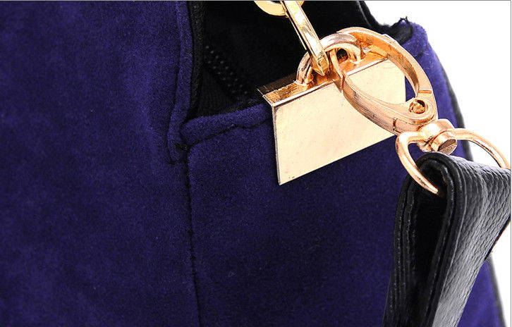 FAUX LEATHER WITH GOLDEN CHAIN BAG - product image  