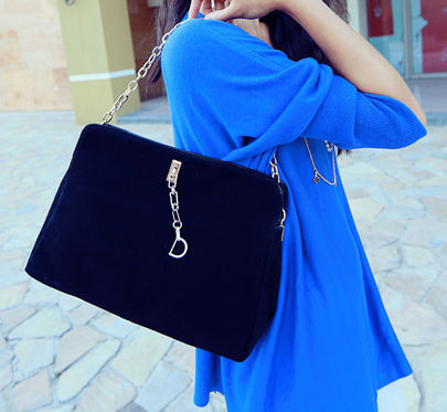 FAUX LEATHER WITH GOLDEN CHAIN BAG - product image  