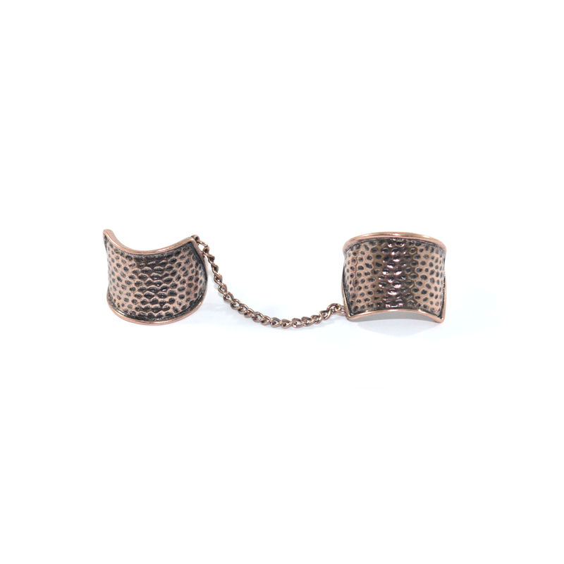 DOTTED SHIELD DOUBLE CHAIN LINK RING - product image  