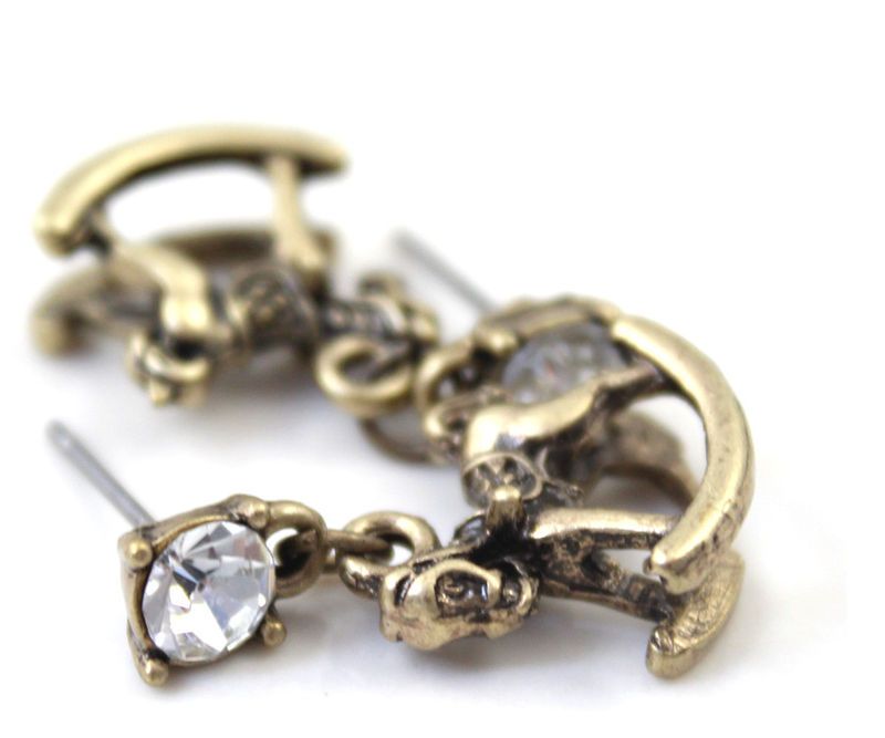 CRYSTAL WITH TROJAN EARRING - product image  